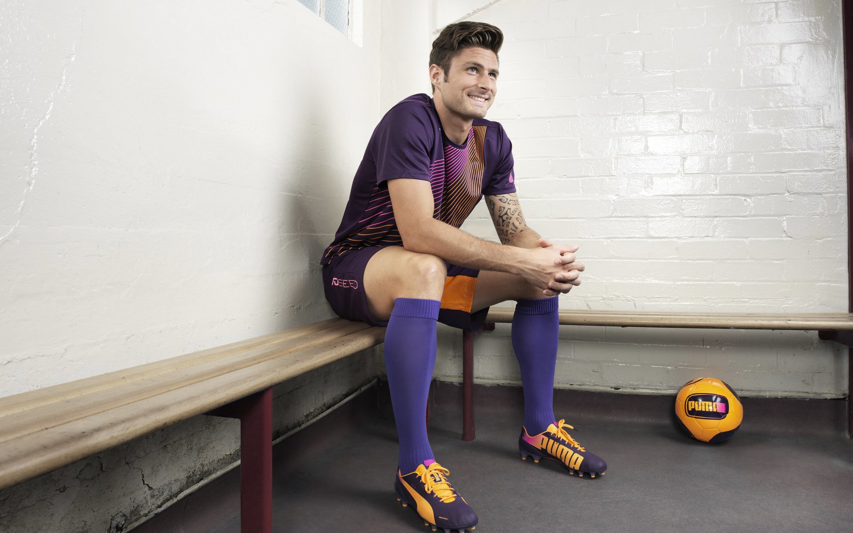 不莱梅球员展现出色的团队合作，轻松击败对手，不莱梅二队